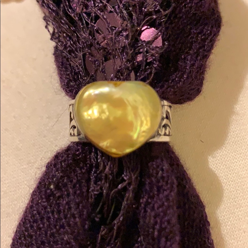 Silver filigree yellow Mother of pearl heart ring